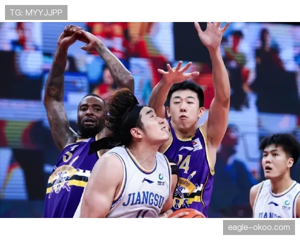 摩西·马龙篮下强攻效率显著高于同时代内线对手 摩西·马龙篮下强攻效率显著高于同时代内线对手